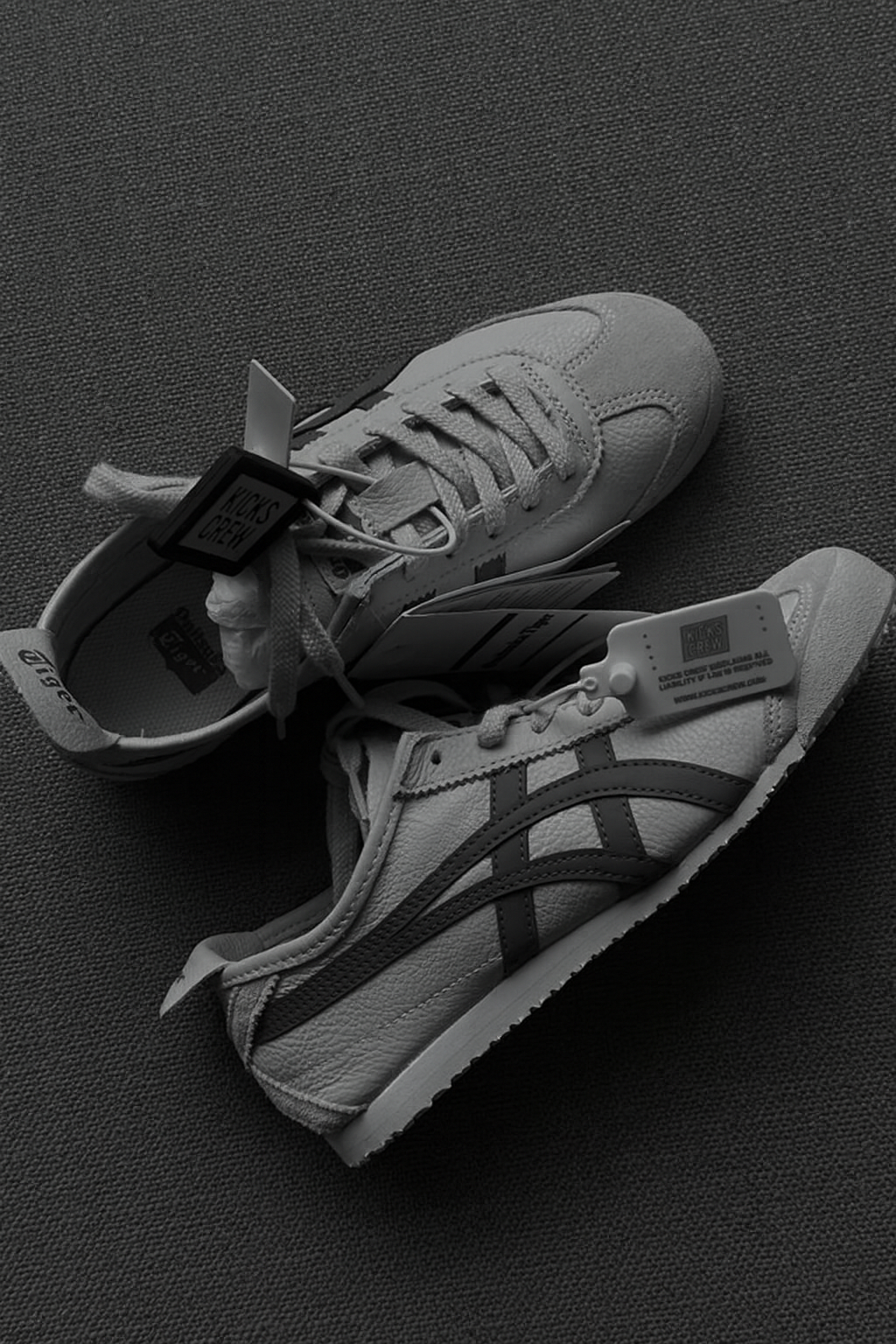 ONITSUKA TIGER