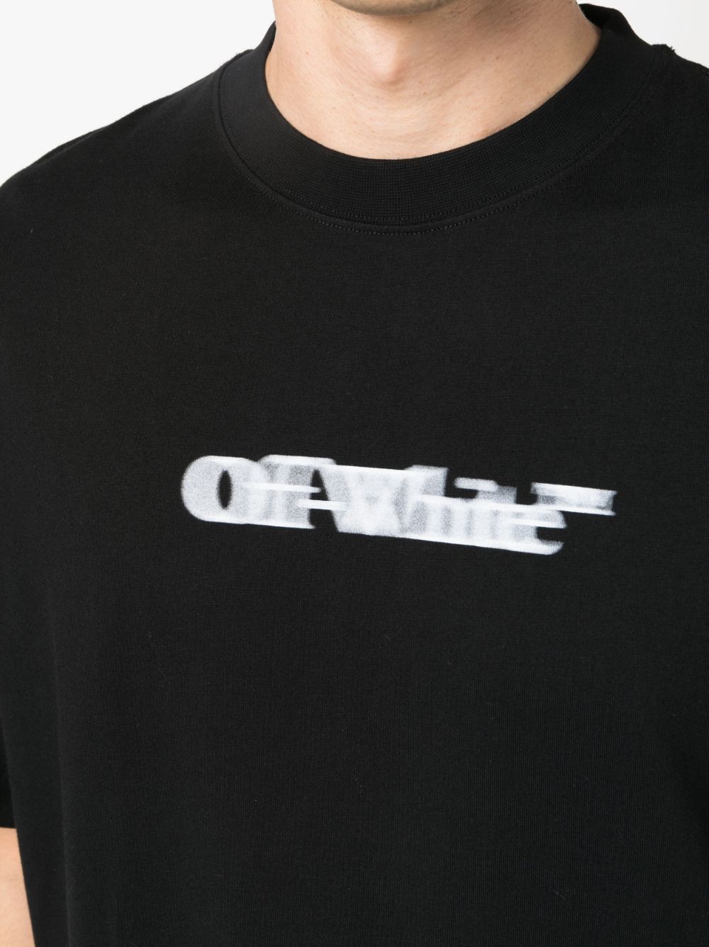 Playera Off-White con logo estampado
