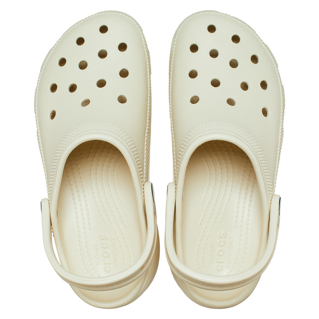 Crocs Women's Classic Platform Clog - Beige 2Y2 - vista 3