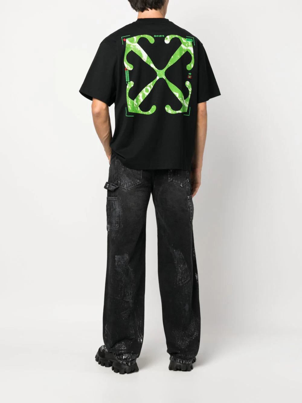 Playera Off-White con logo bordado