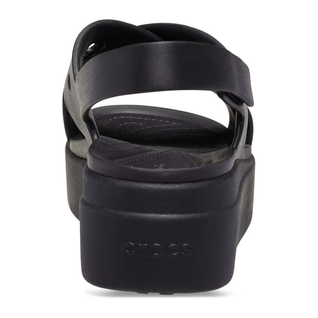 Crocs Women's Brooklyn 4U Cross Strap Sandal - Negro 001 - vista 4