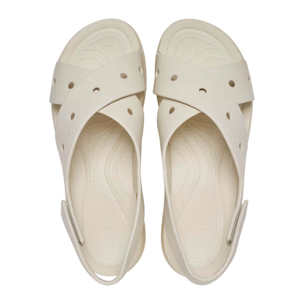 Crocs Women's Brooklyn 4U Cross Strap Sandal - Café 2MC - vista 3