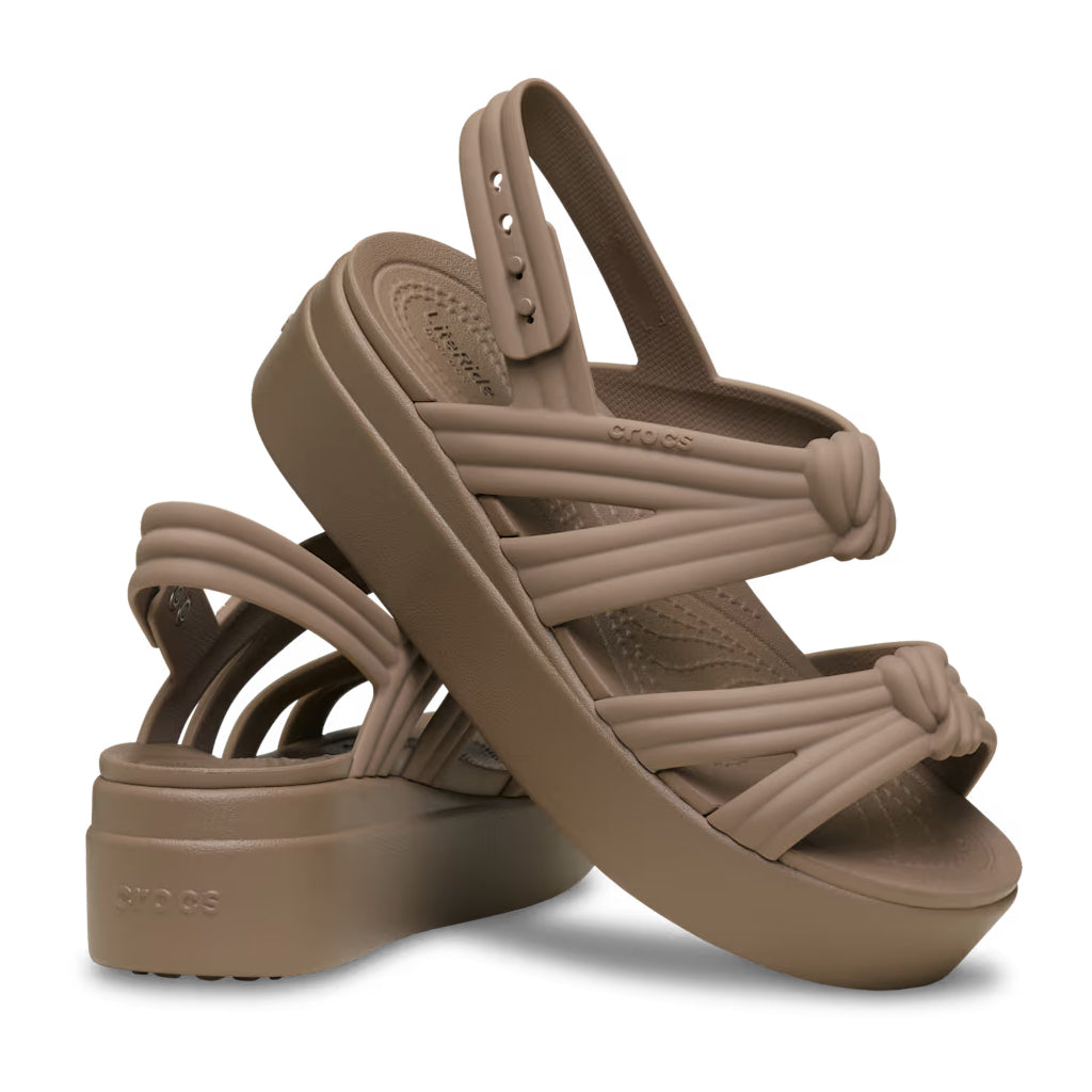 Crocs Women's Brooklyn Knot Low Wedge - Café 2Q9 - vista 2