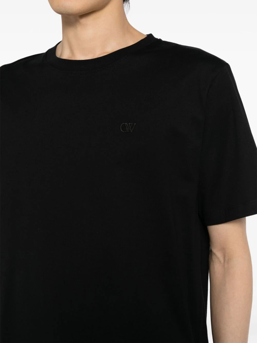 Playera Off-White con logo bordado
