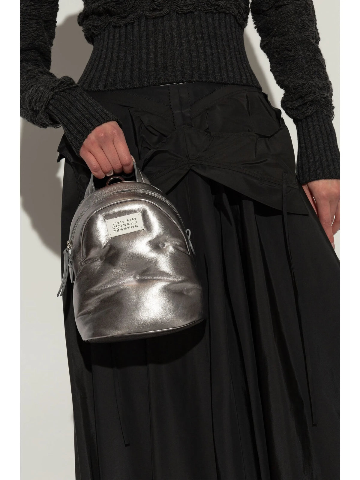 Maison Margiela mochila con detalle de placa - Plateado - imagen 2