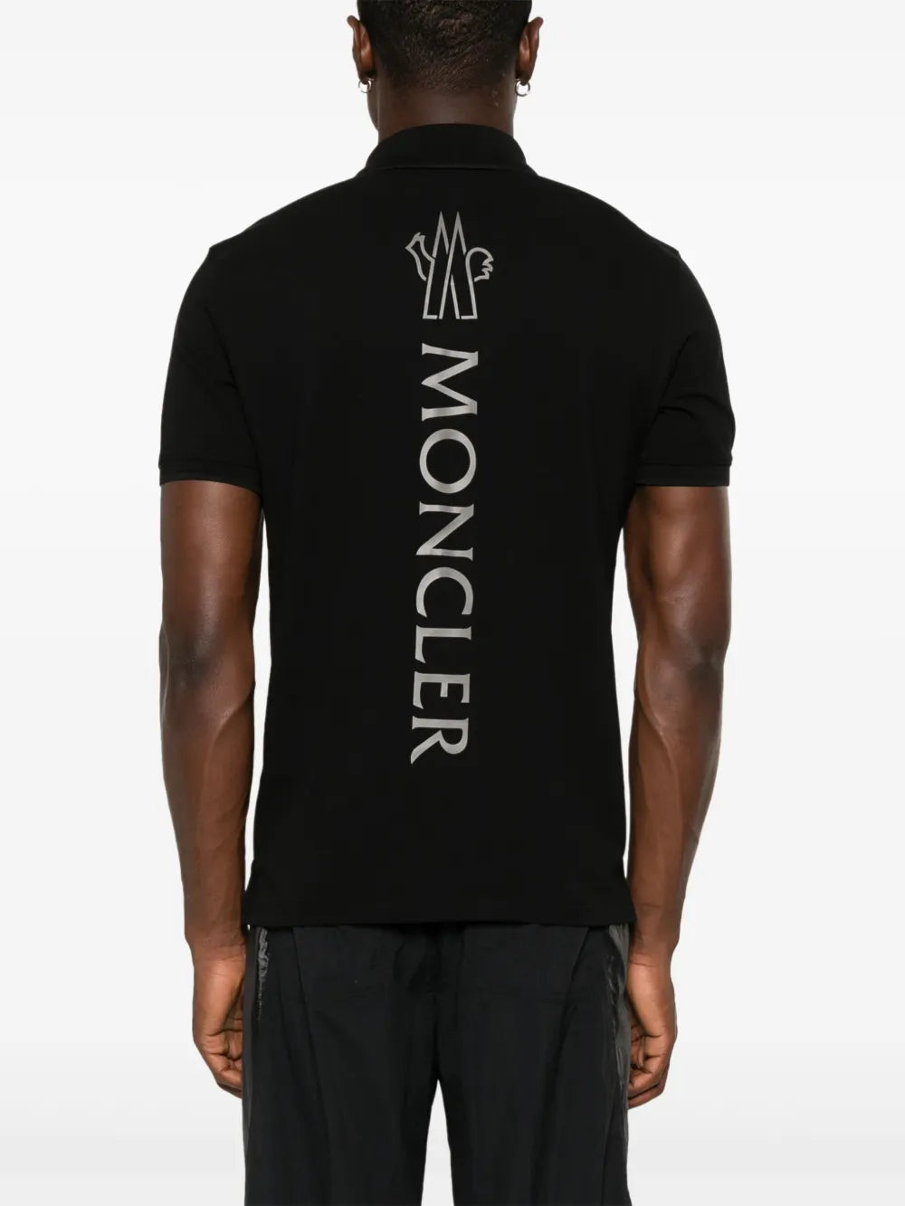 Moncler playera tipo polo con logo engomado
