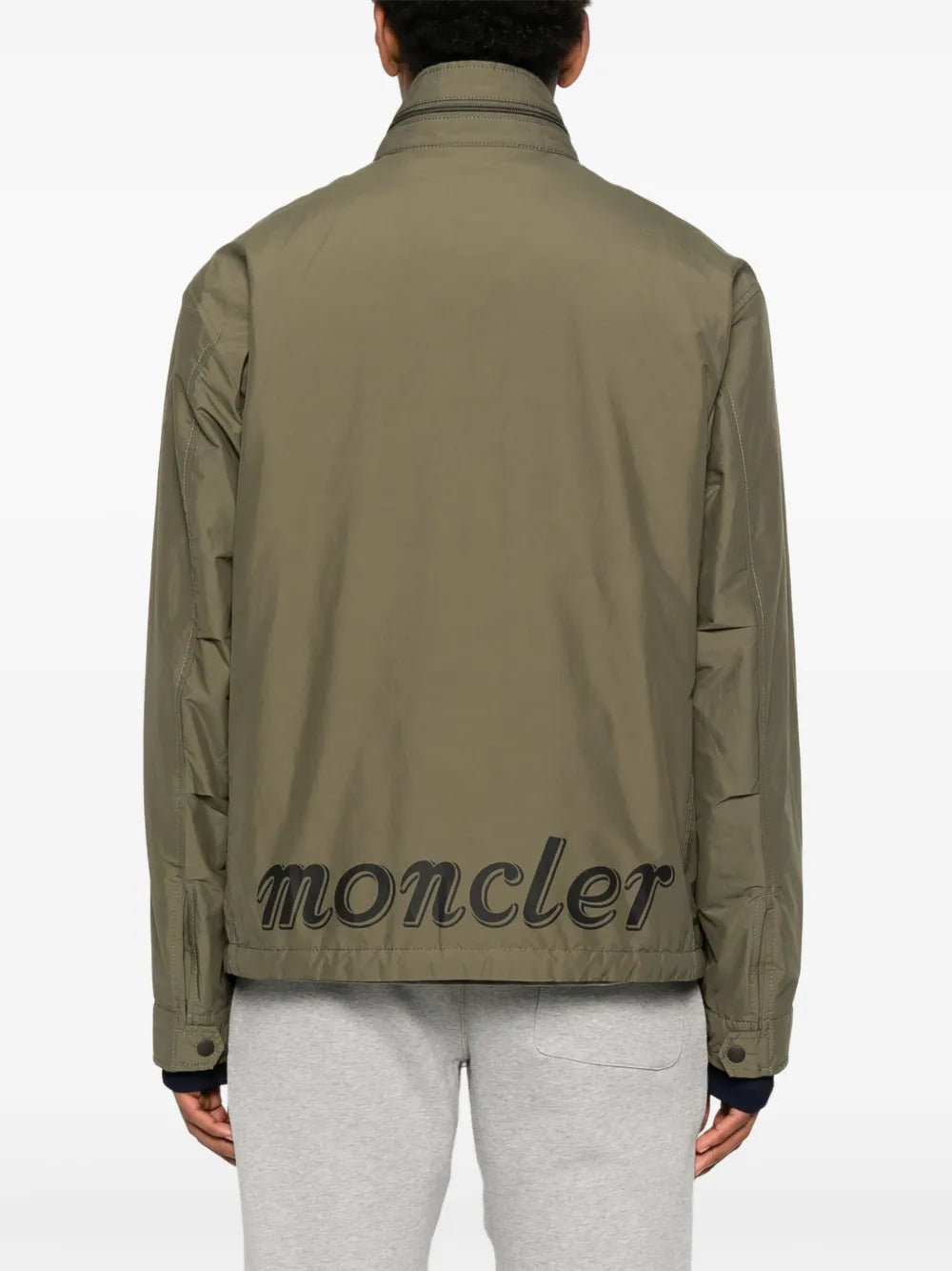 Moncler chamarra By NIGO Orus en colaboración con Mercedes-Benz