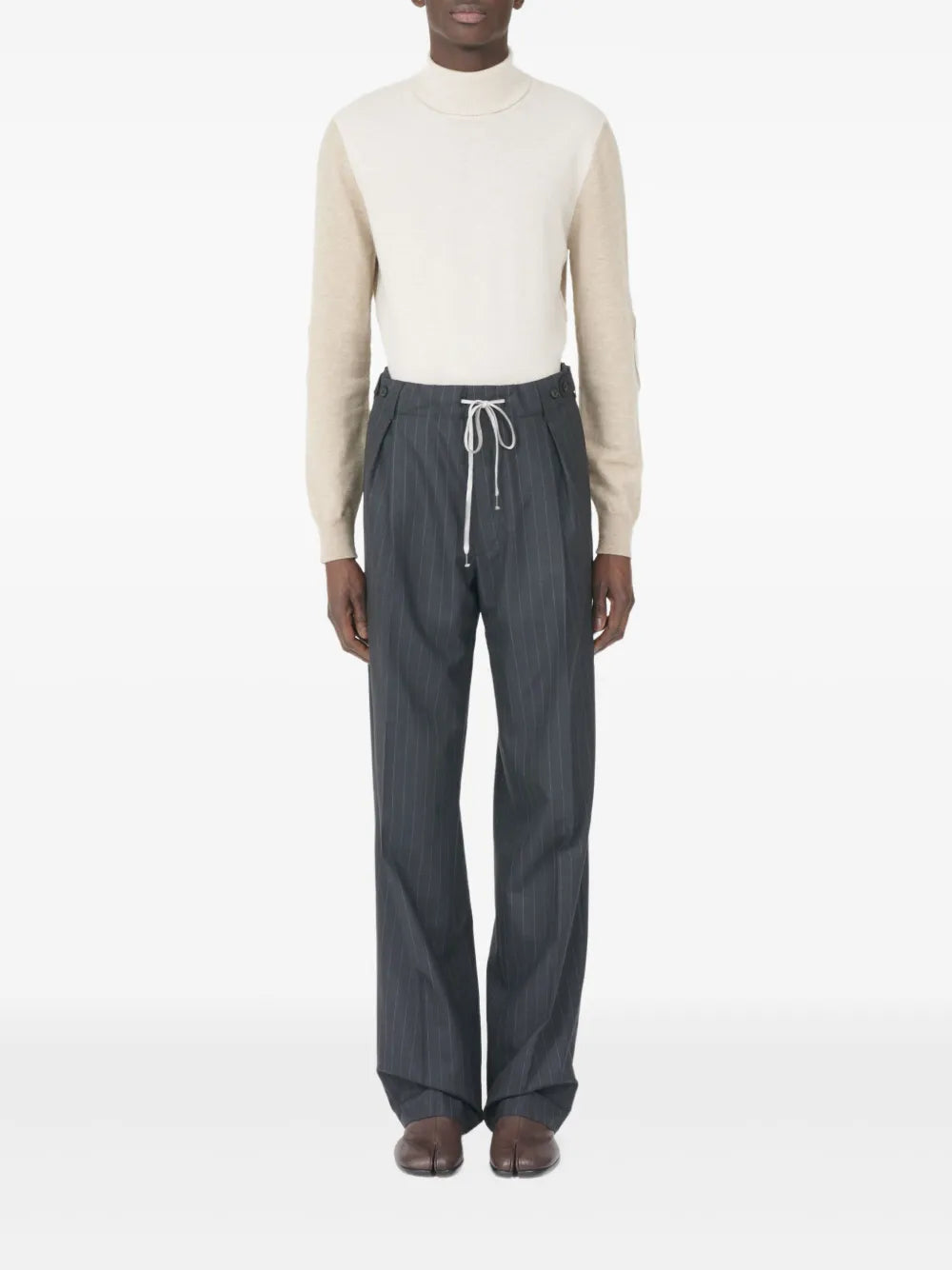 Maison Margiela pantalones con pinzas y motivo de rayas diplomáticas - Gris - imagen 2