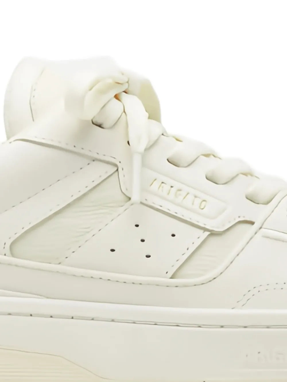 Axel Arigato tenis bajos con paneles