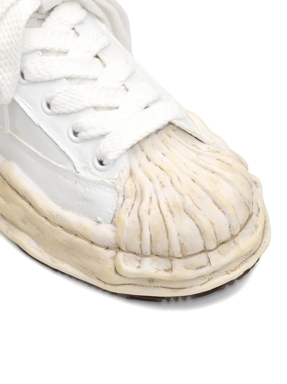 Maison MIHARA YASUHIRO tenis con efecto rasgado - blanco