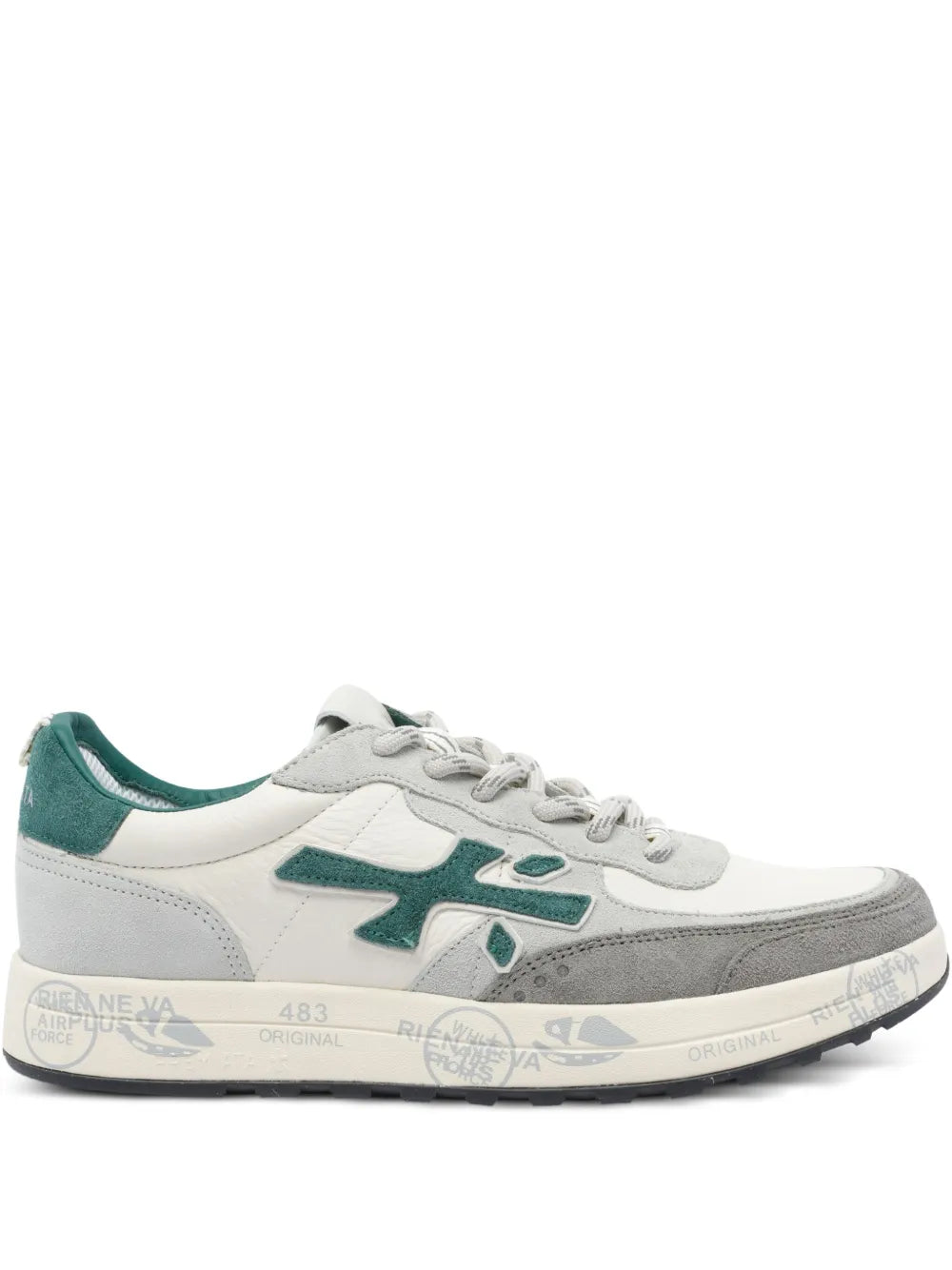 Premiata tenis con agujetas