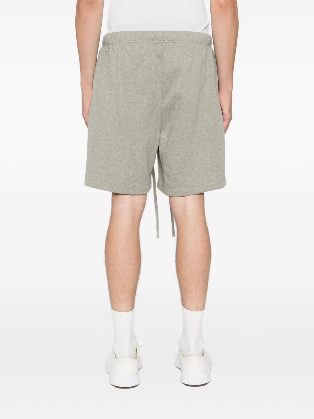 FEAR OF GOD ESSENTIALS shorts con aplique del logo