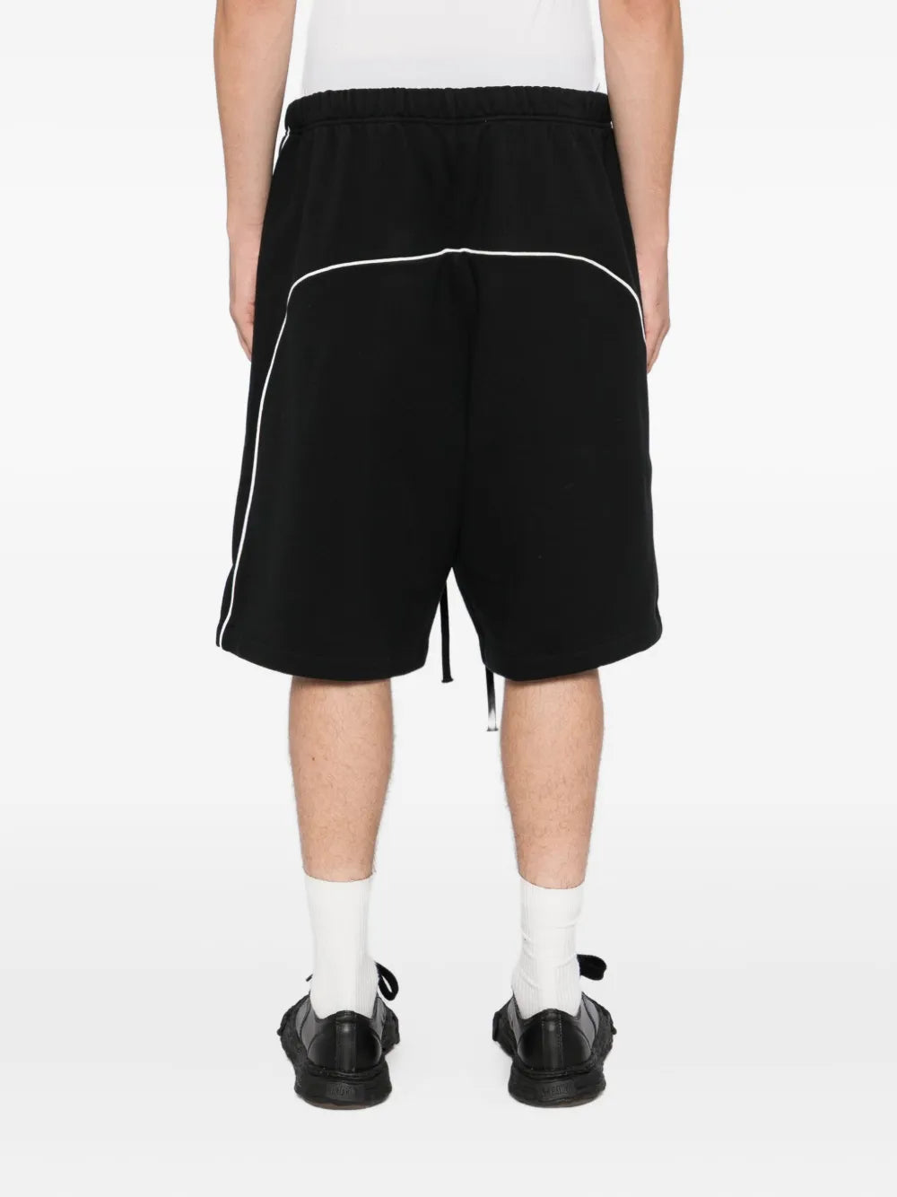 FEAR OF GOD ESSENTIALS bermudas con parche del logo