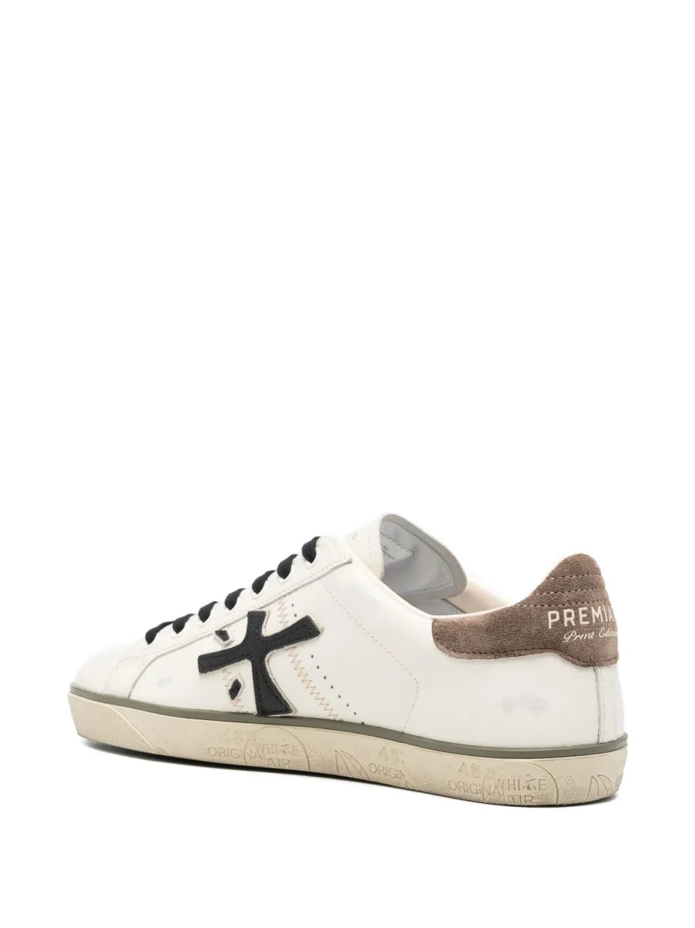 Premiata tenis con motivo del logo