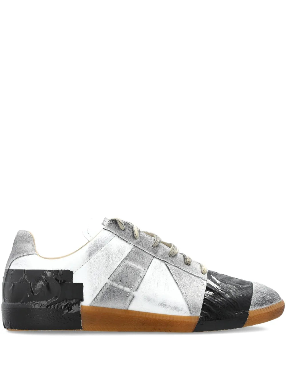 Maison Margiela tenis con agujetas y paneles