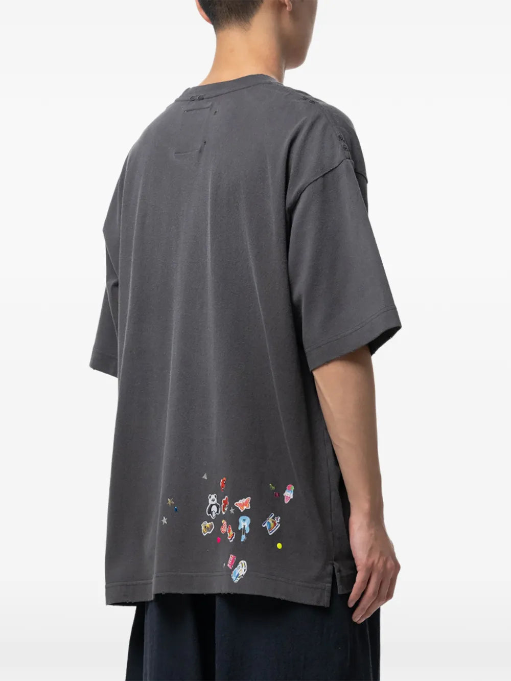 Maison MIHARA YASUHIRO playera con pegatinas estampadas - gris