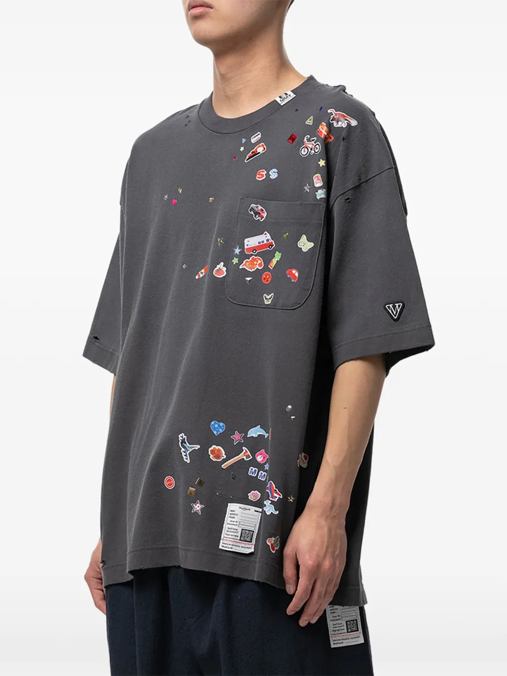 Maison MIHARA YASUHIRO playera con pegatinas estampadas - gris