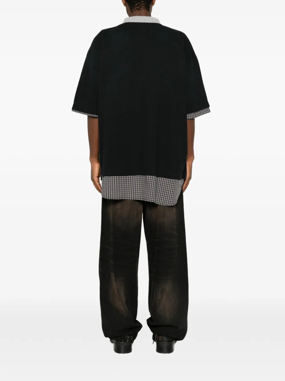 Maison MIHARA YASUHIRO playera con parche del logo y diseño a capas - negro