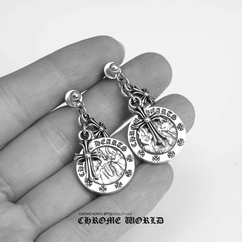 Chrome Hearts Pendiente de medallón de ángel cruzado