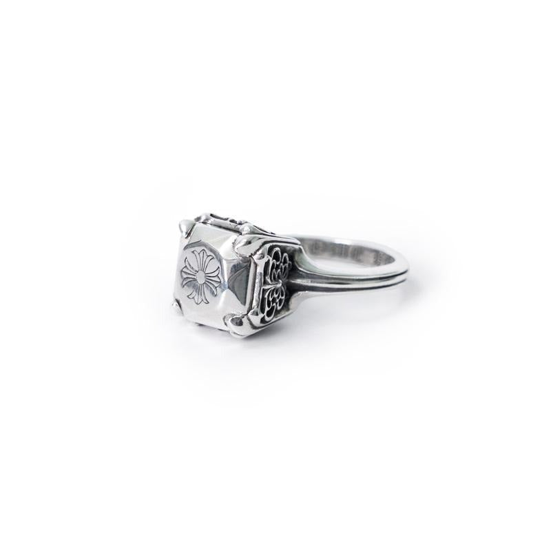 Chrome Hearts Anillo de cóctel con cruz de mariposa