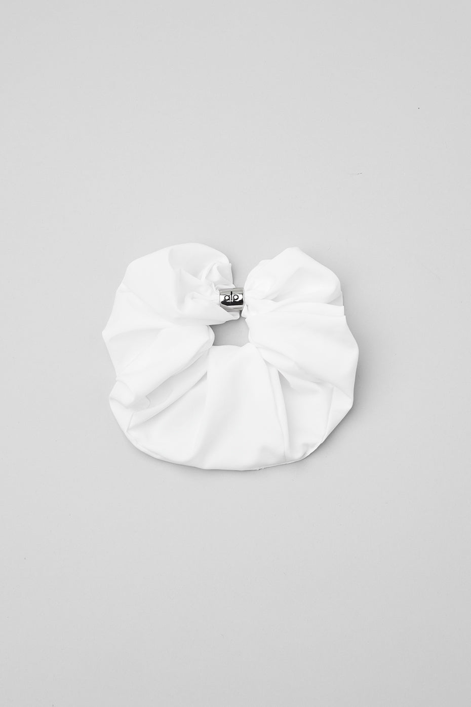 Alo Yoga Bead It Oversized Scrunchie - White - imagen 1