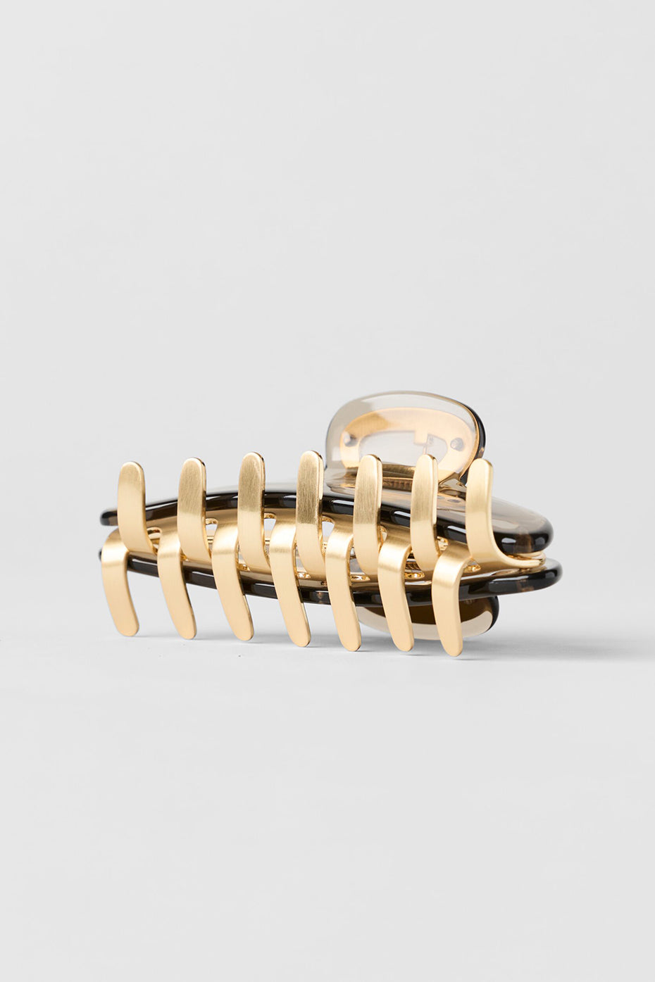 Alo Yoga Acrylic Illusion Claw Clip - Gravel/Brushed Gold - imagen 4