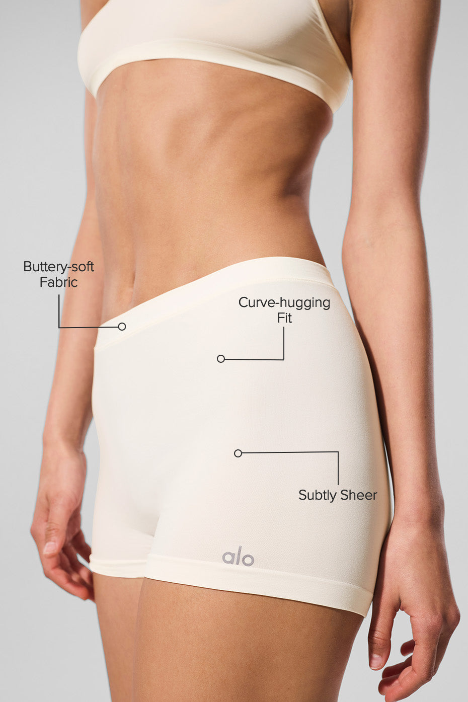 Alo Yoga Sheer Glow Boyshort - Ivory - imagen 2