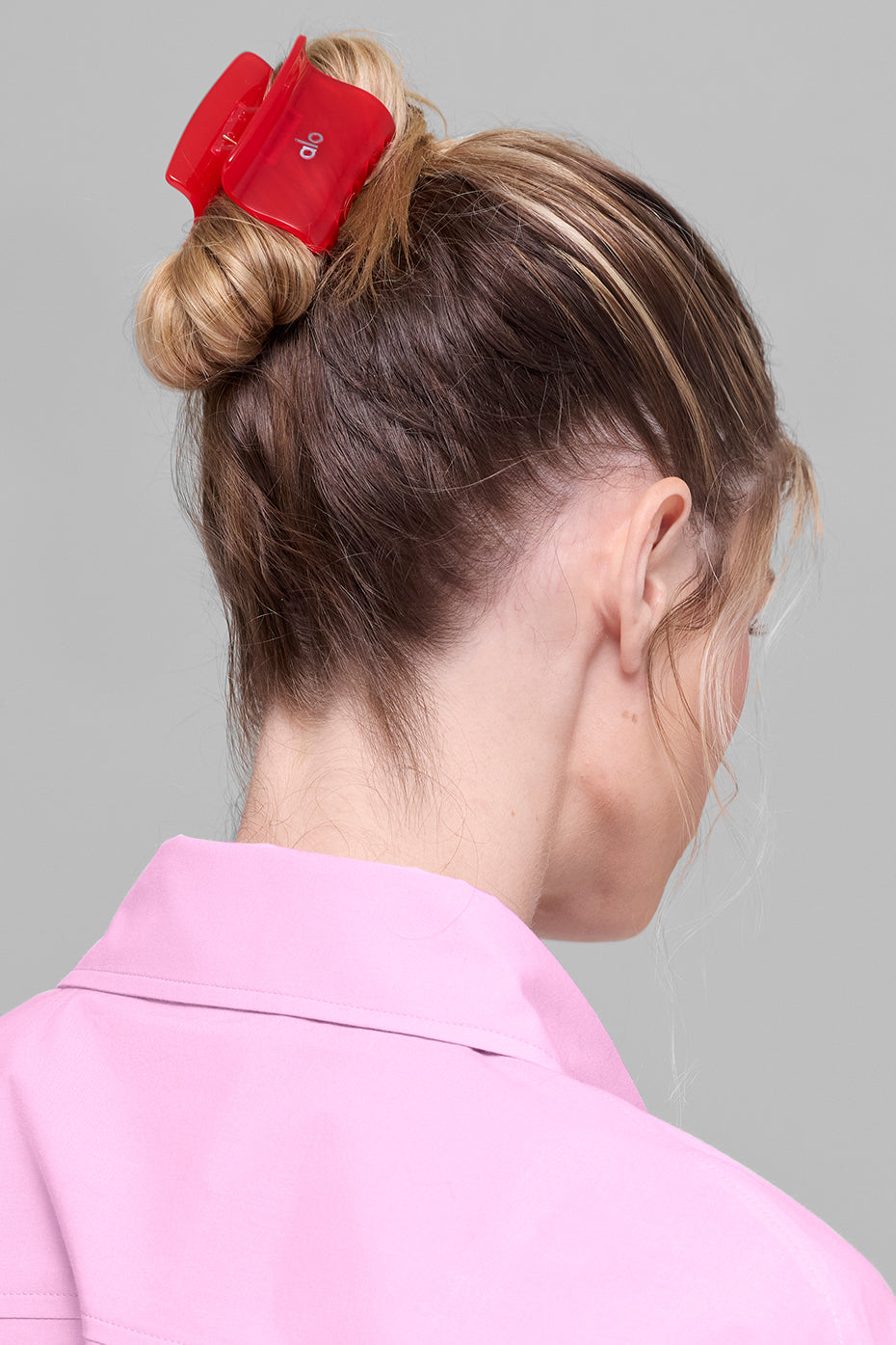 Alo Yoga Effortless Claw Clip (2-Pack) - Candy Heart Pink/Bright Red - imagen 4