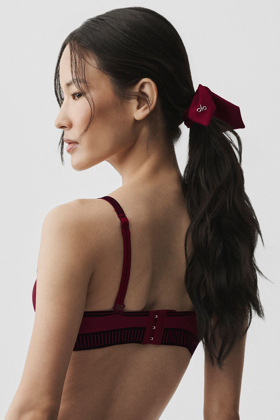 Alo Yoga Airlift Rhythm Scrunchie - Summer Romance Red - imagen 1