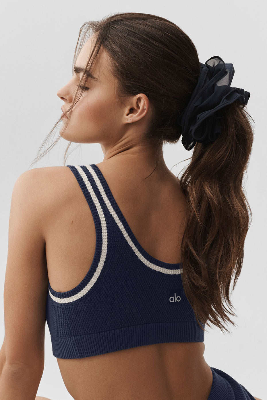 Alo Yoga Mesh Sweet Nothing Oversize Scrunchie - Navy - imagen 1
