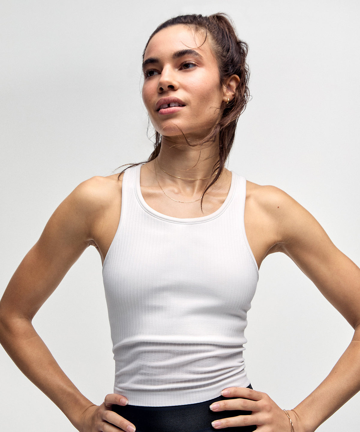 Lululemon Ebb to Street Cropped Racerback Tank Top Light Support, B/C Cup - White - imagen 3