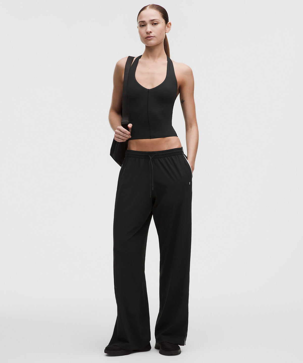 Lululemon Wundermost Ultra-Soft Nulu Halter Tank Top - Black - imagen 3