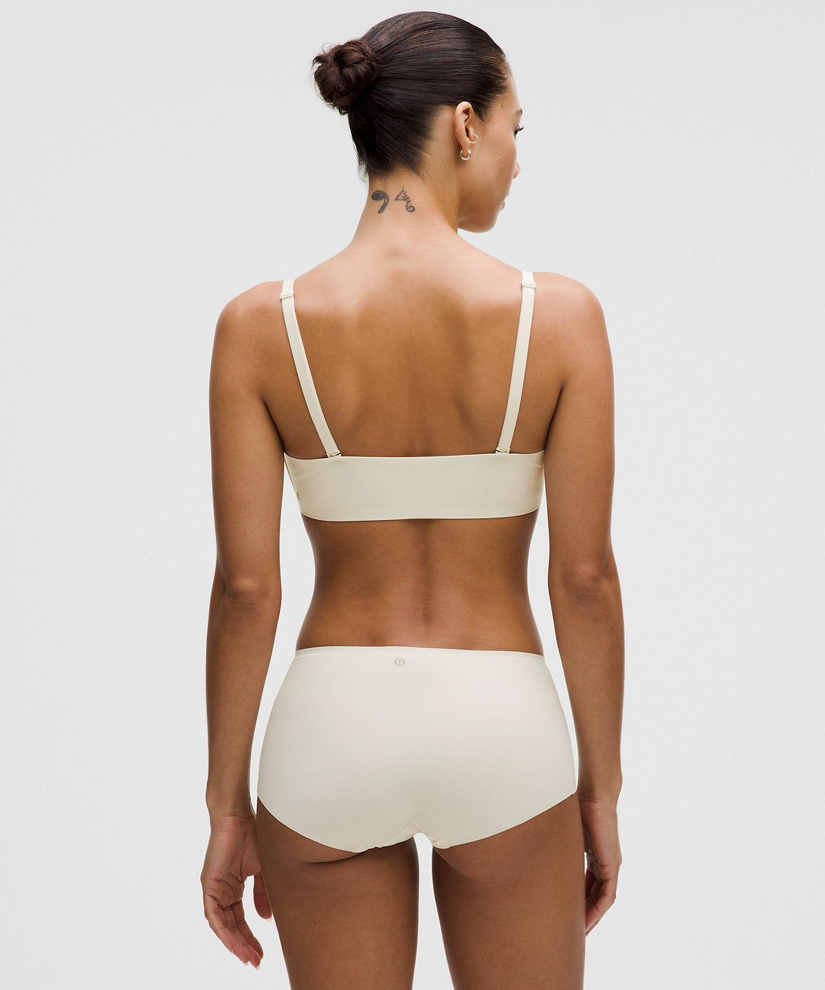Lululemon Wundermost Adjustable T-Shirt Bra A–DD Cups - Light Ivory - imagen 2