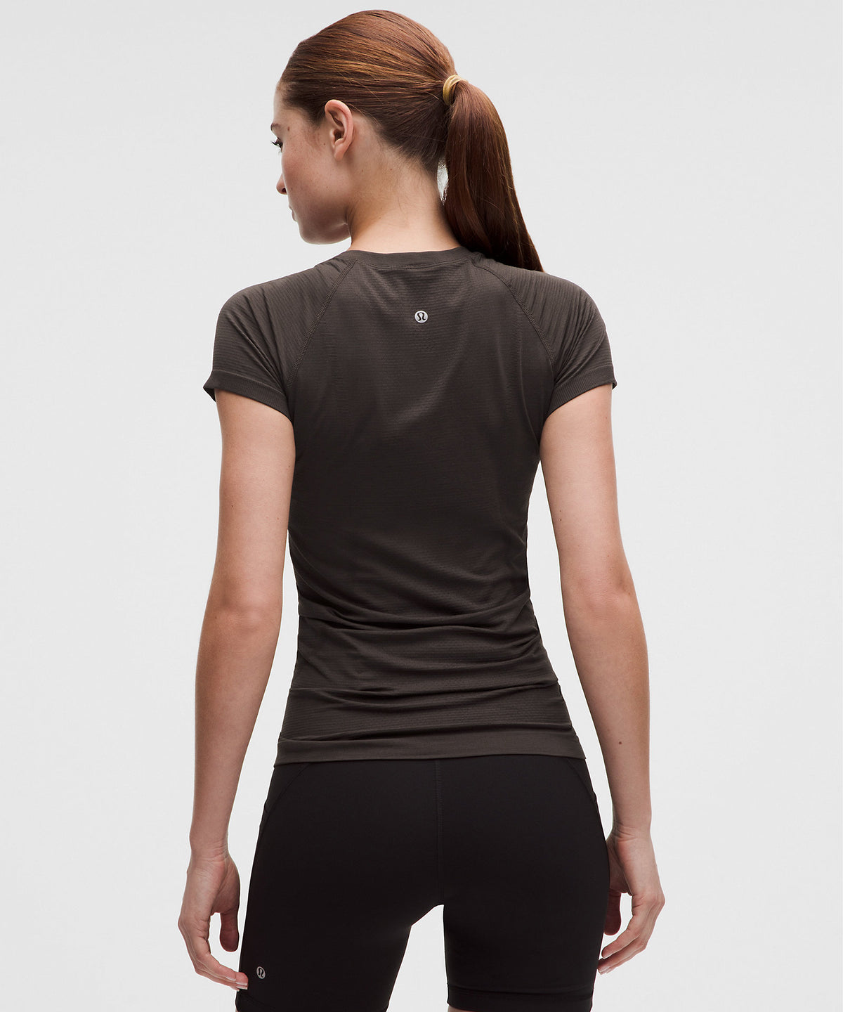 Lululemon Swiftly Tech Short-Sleeve Shirt 2.0 Hip Length - Mahogany Muse - imagen 3