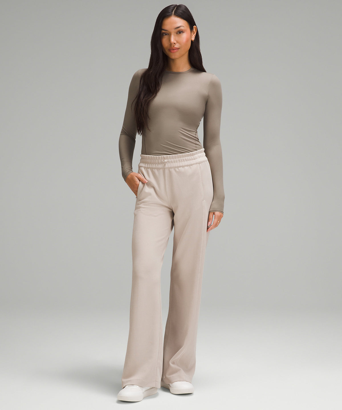 Lululemon Wundermost Ultra-Soft Nulu Crewneck Long-Sleeve Shirt - Nomad - imagen 2