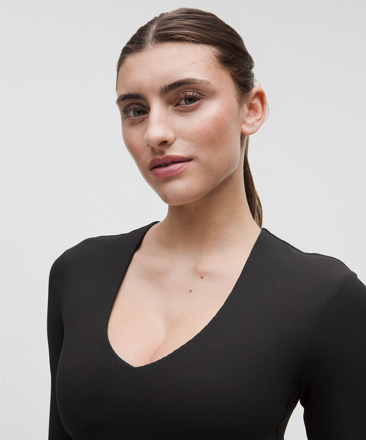 Lululemon All It Takes Ribbed Nulu V-Neck Long-Sleeve Shirt B-D Cups - Black - imagen 4