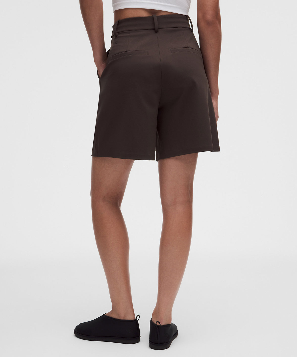 Lululemon Daydrift Pleated High-Rise Short 7" - Mahogany Muse - imagen 3