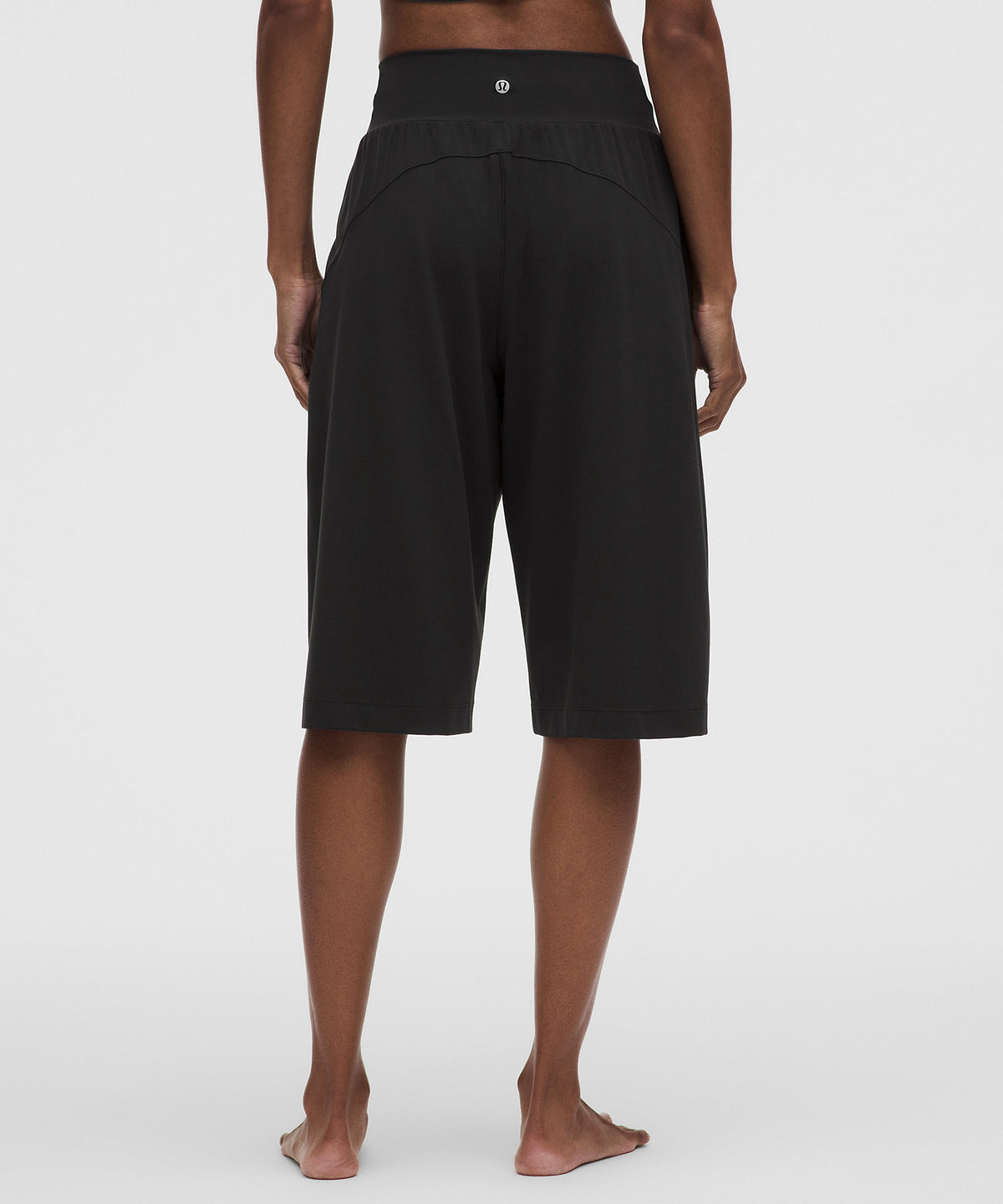 Lululemon Groove Mid-Rise Relaxed Bermuda Short - Black - imagen 3