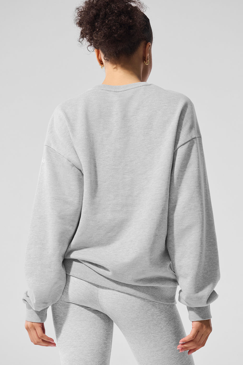 Alo Yoga Chill Crew Neck Pullover - Athletic Heather Grey - imagen 2