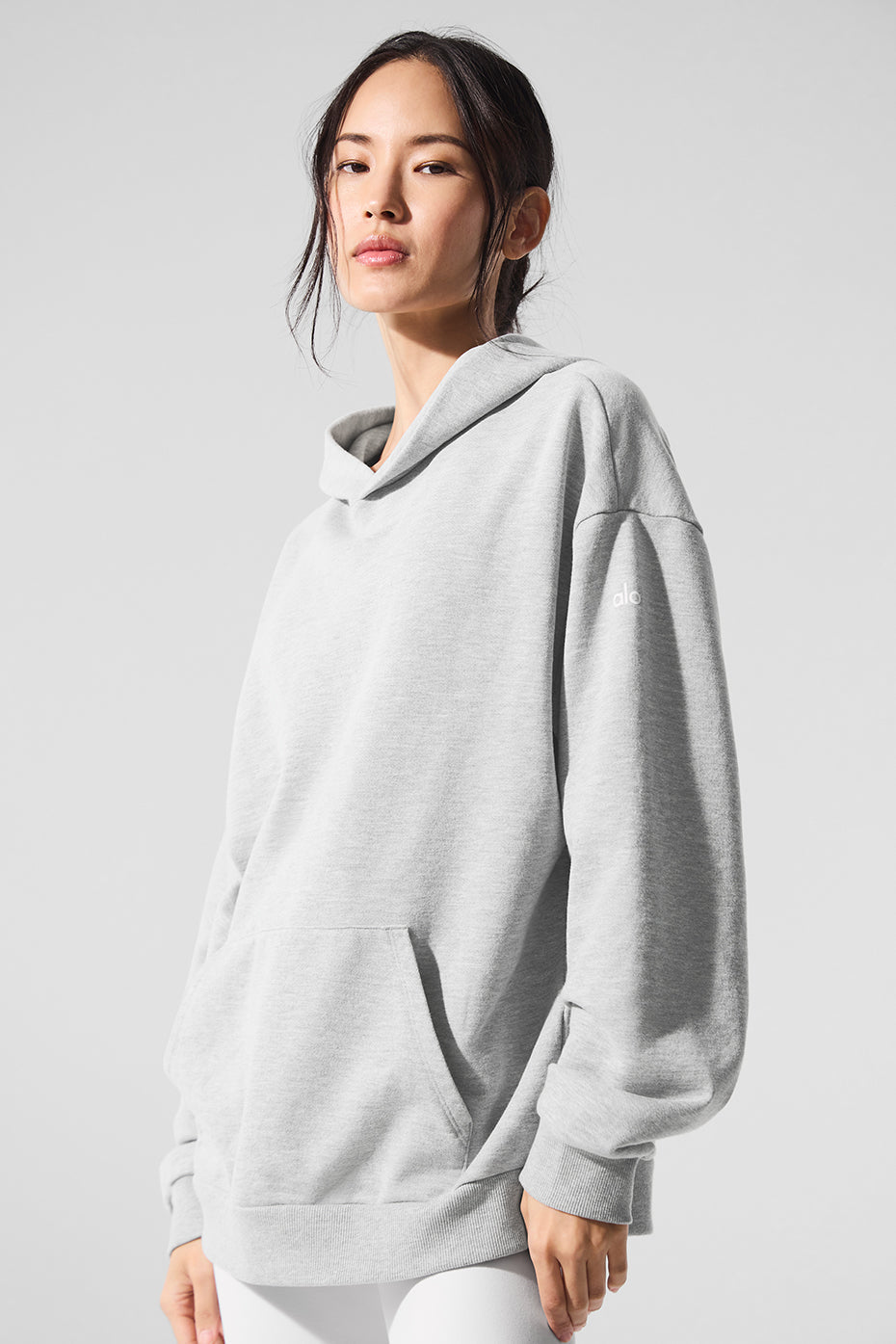 Alo Yoga Chill Hoodie - Athletic Heather Grey - imagen 3