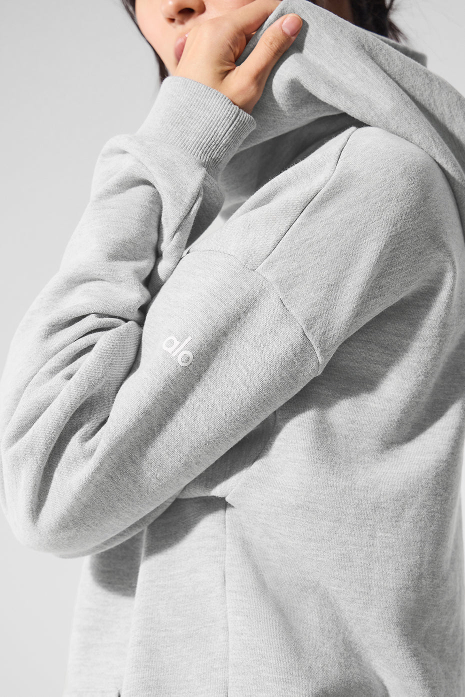 Alo Yoga Chill Hoodie - Athletic Heather Grey - imagen 4