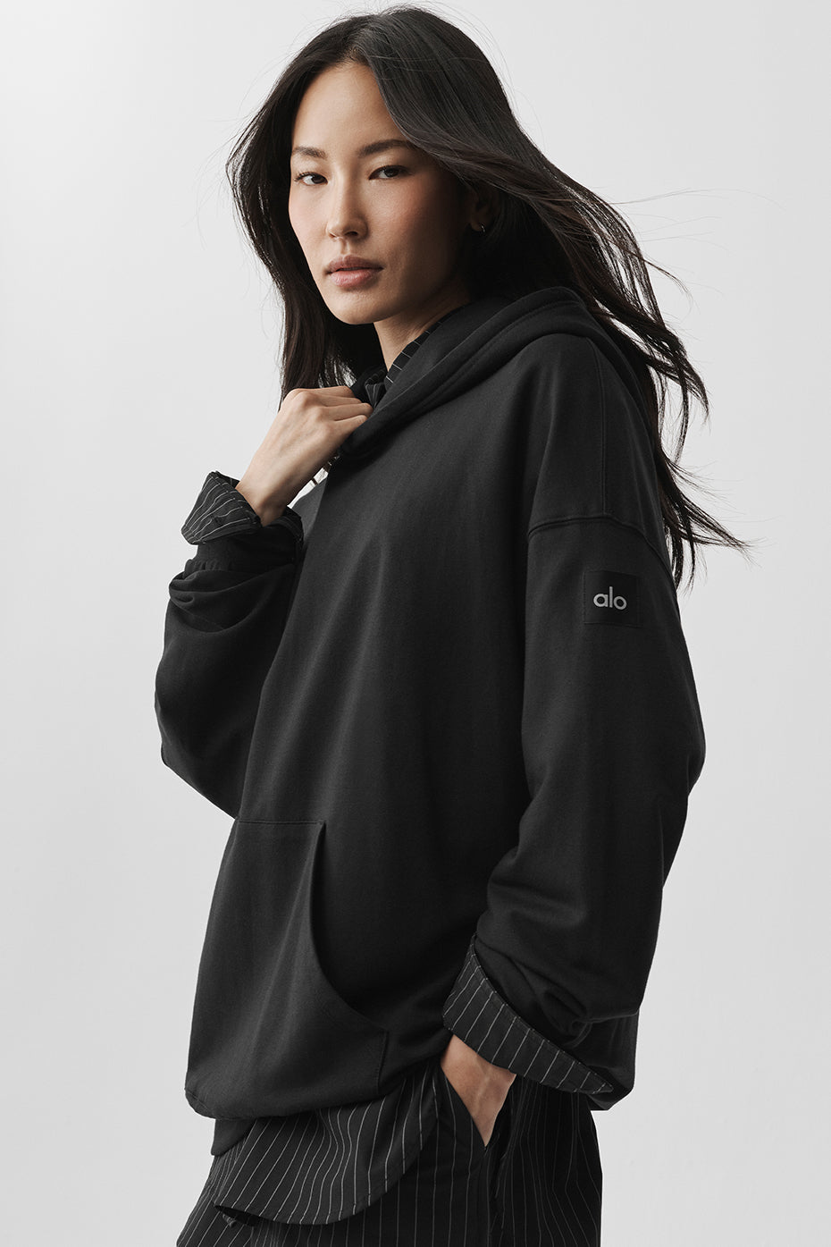 Alo Yoga Double Take Hoodie - Black - imagen 3