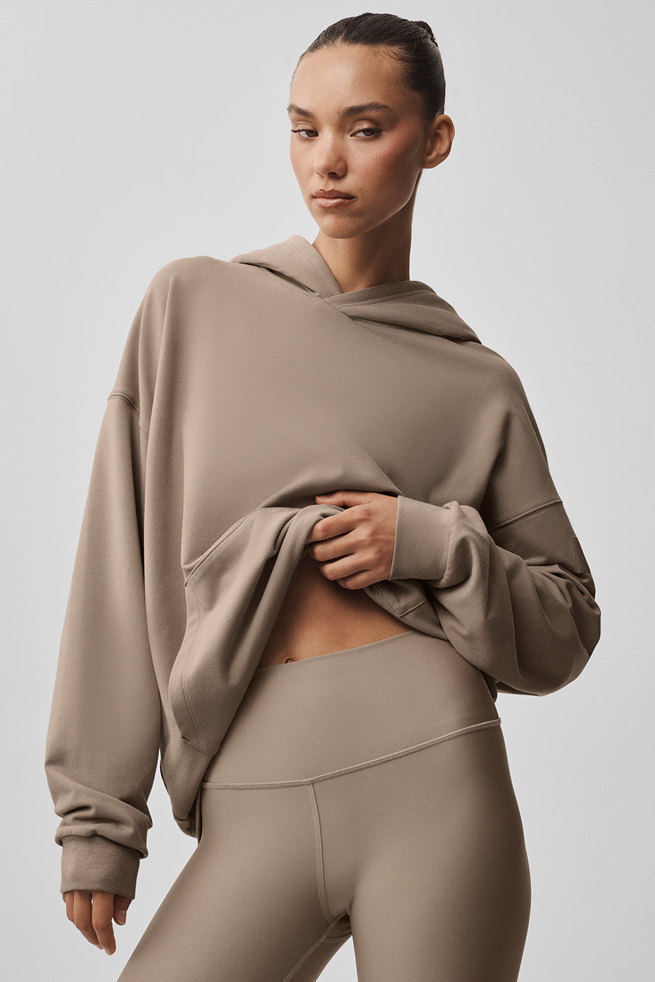 Alo Yoga Double Take Hoodie - Gravel - imagen 1