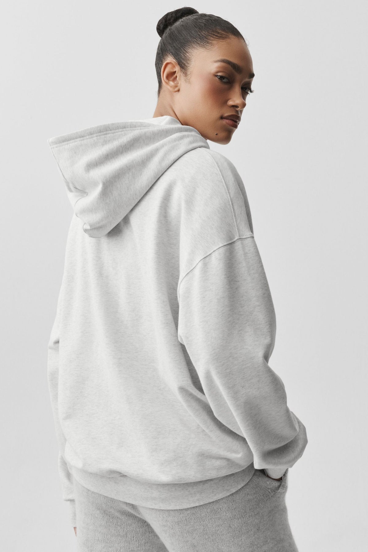 Alo Yoga Double Take Hoodie - White Heather - imagen 3