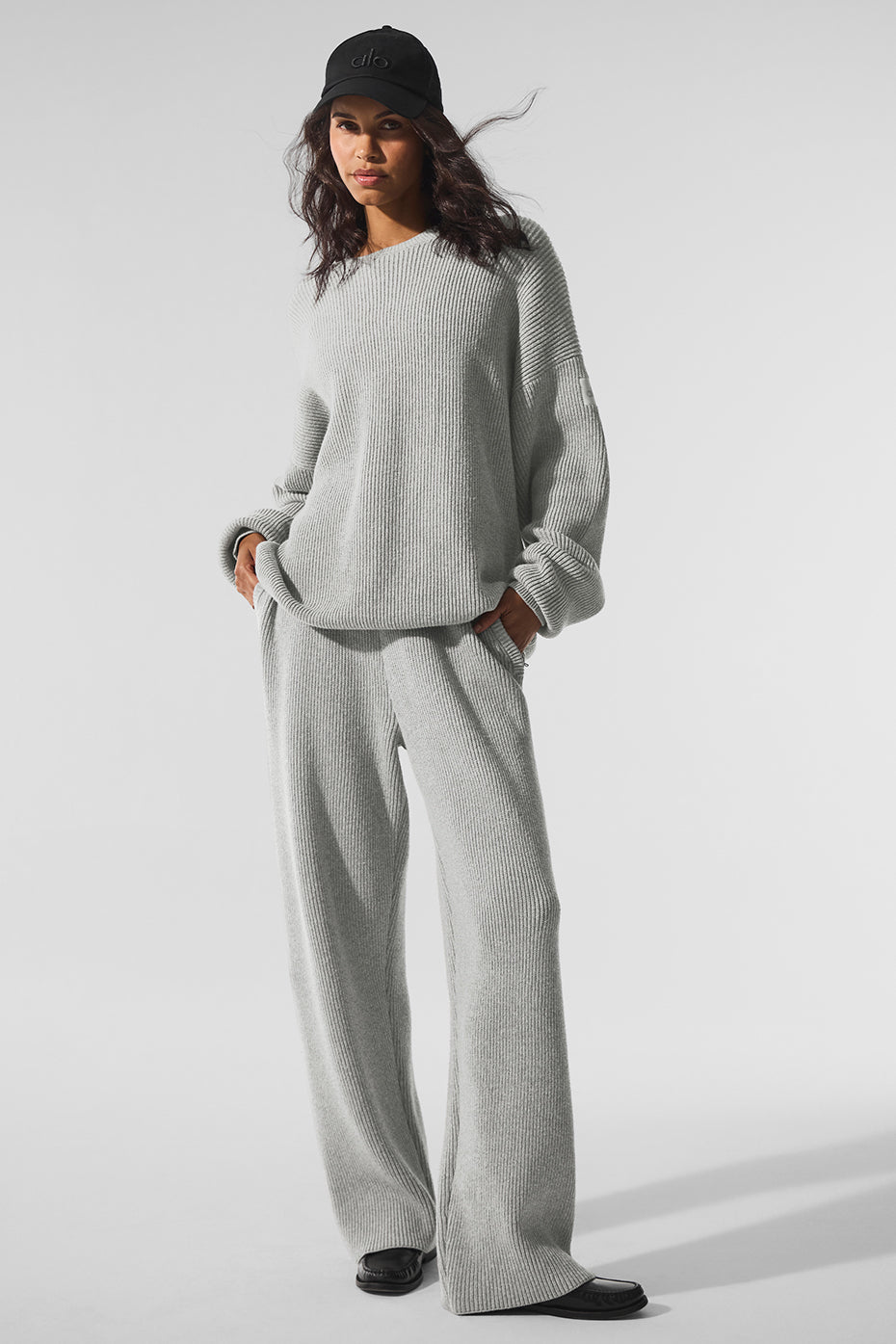 Alo Yoga Domain Rib Knit Crew Sweater - Athletic Heather Grey - imagen 3