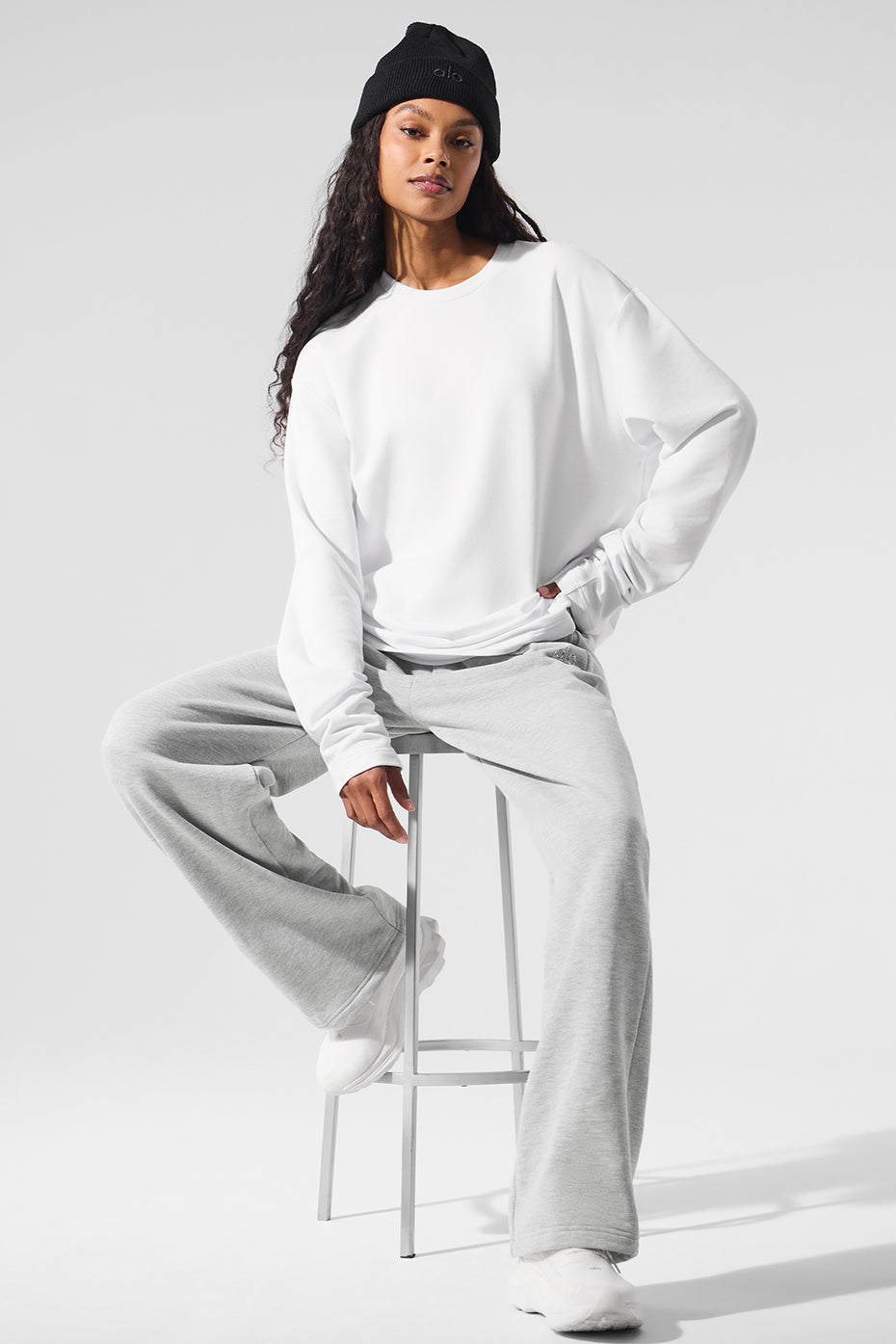 Alo Yoga Double Take Long Sleeve Crew - White - imagen 3