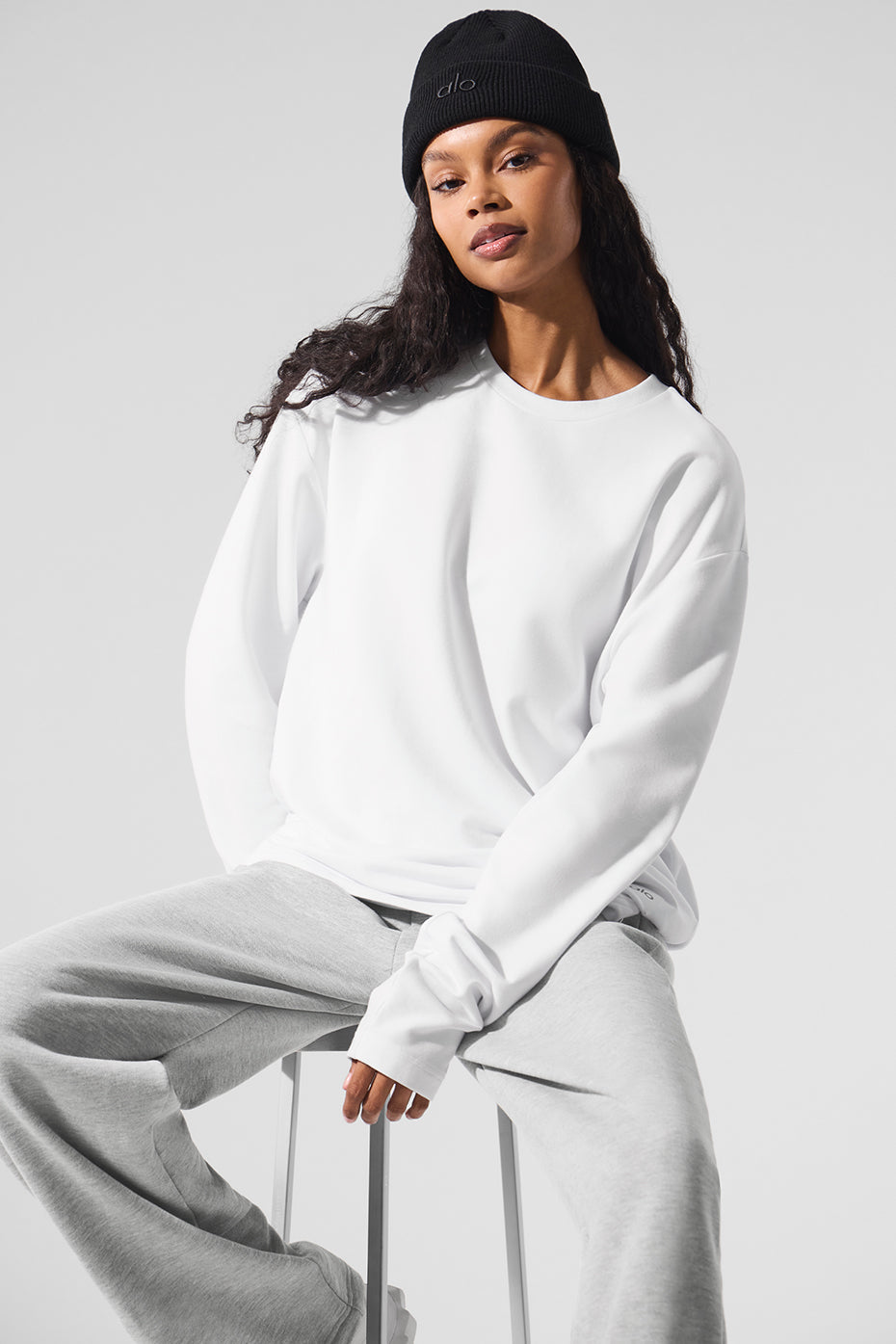 Alo Yoga Double Take Long Sleeve Crew - White - imagen 4