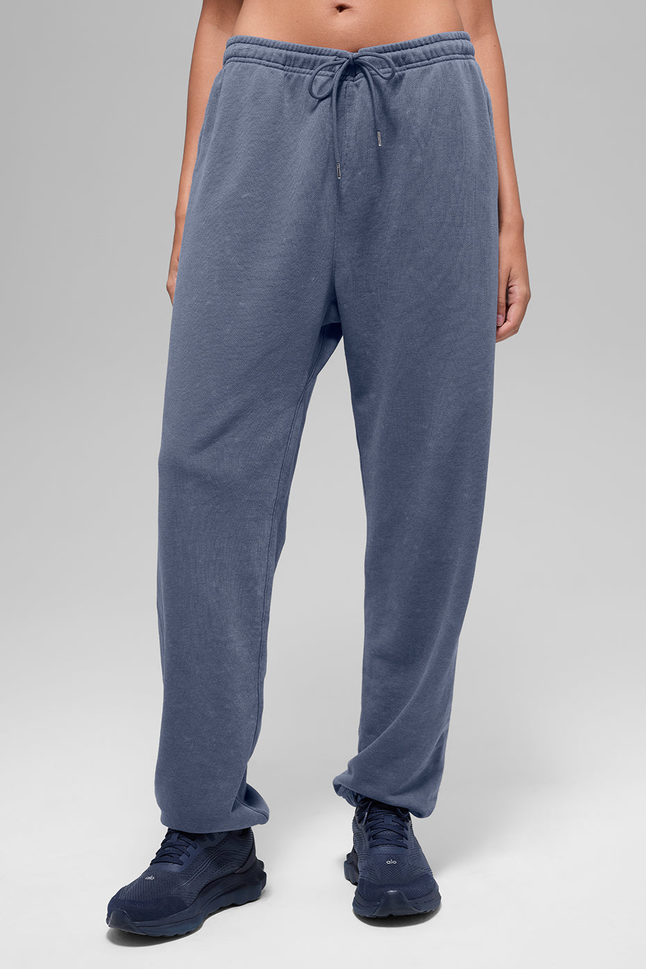 Alo Yoga Chill Vintage Wash Sweatpant - Bluestone Wash - imagen 1