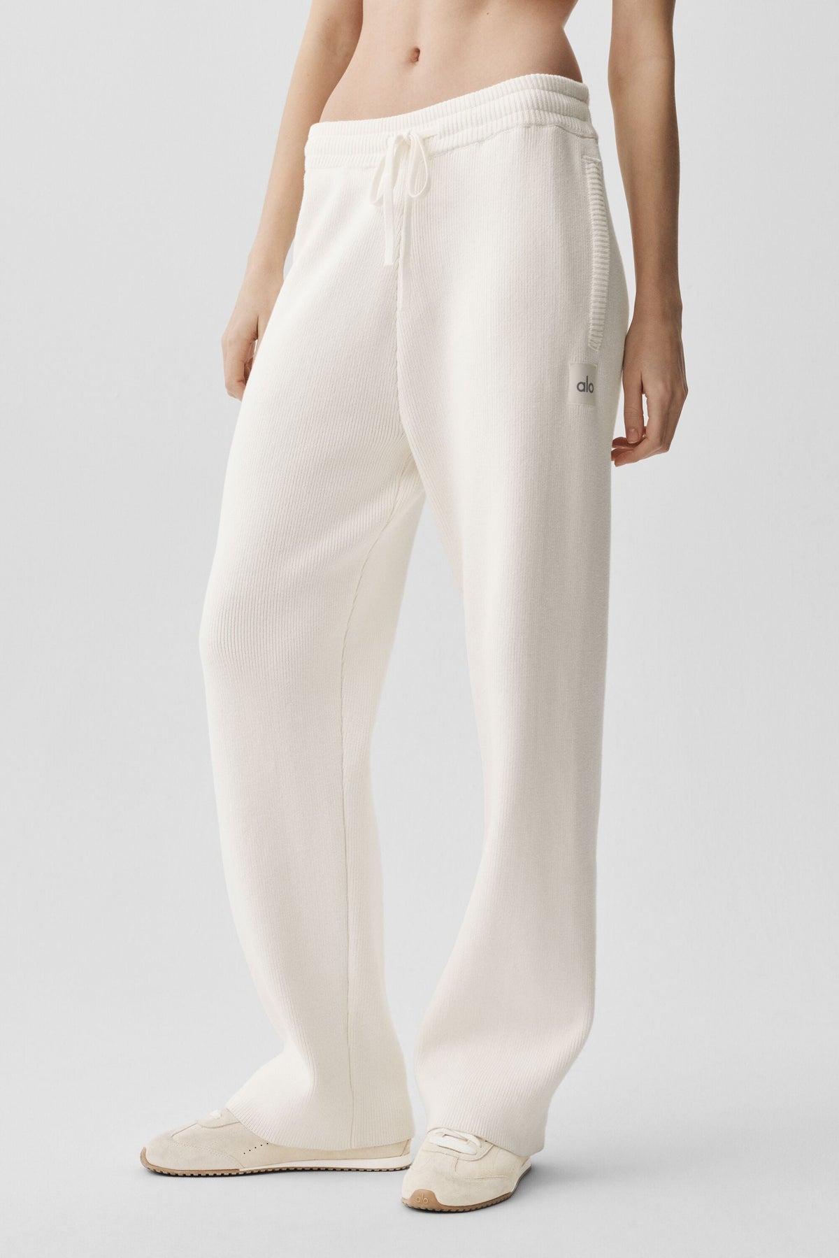 Alo Yoga Scholar Straight Leg Sweatpant - Ivory - imagen 1