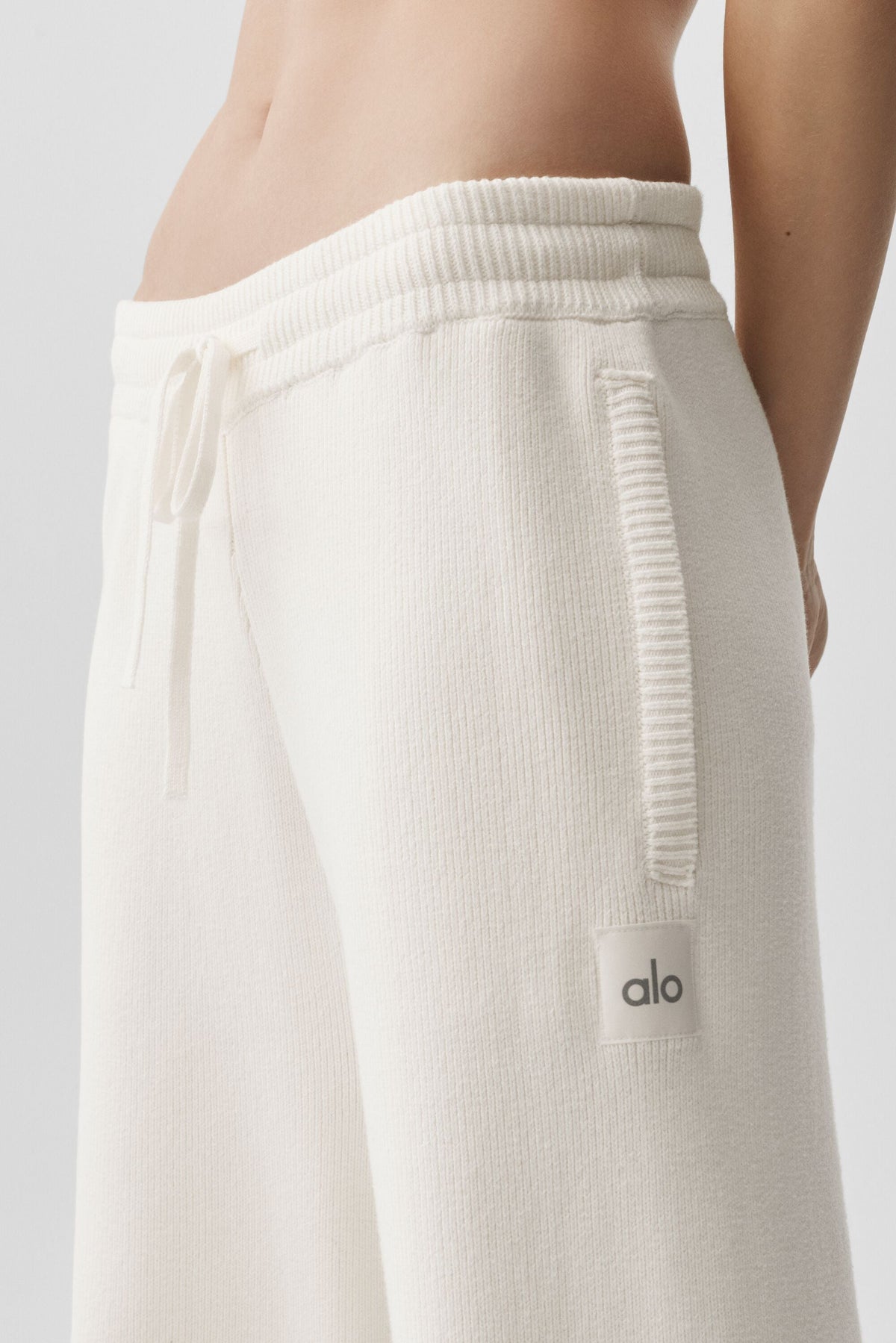 Alo Yoga Scholar Straight Leg Sweatpant - Ivory - imagen 3